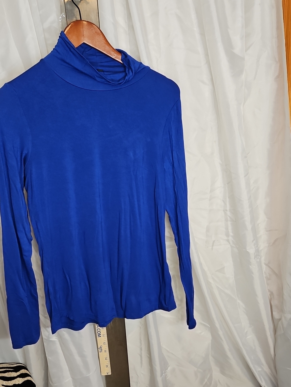 Cable & Gauge Royal Blue Long Sleeve Turtleneck. L